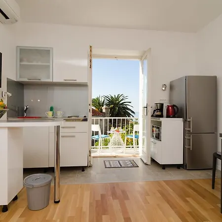 Guest house & Cvita 3*