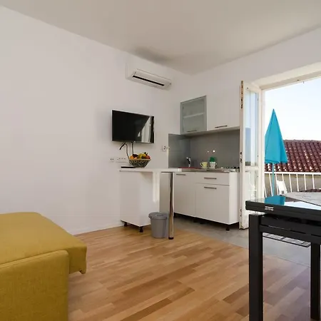 & Cvita Guest house